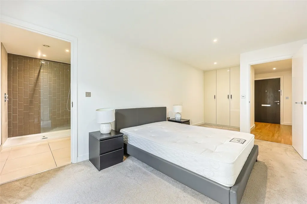 Caversham Road, Beaufort Park, NW9, photo 7