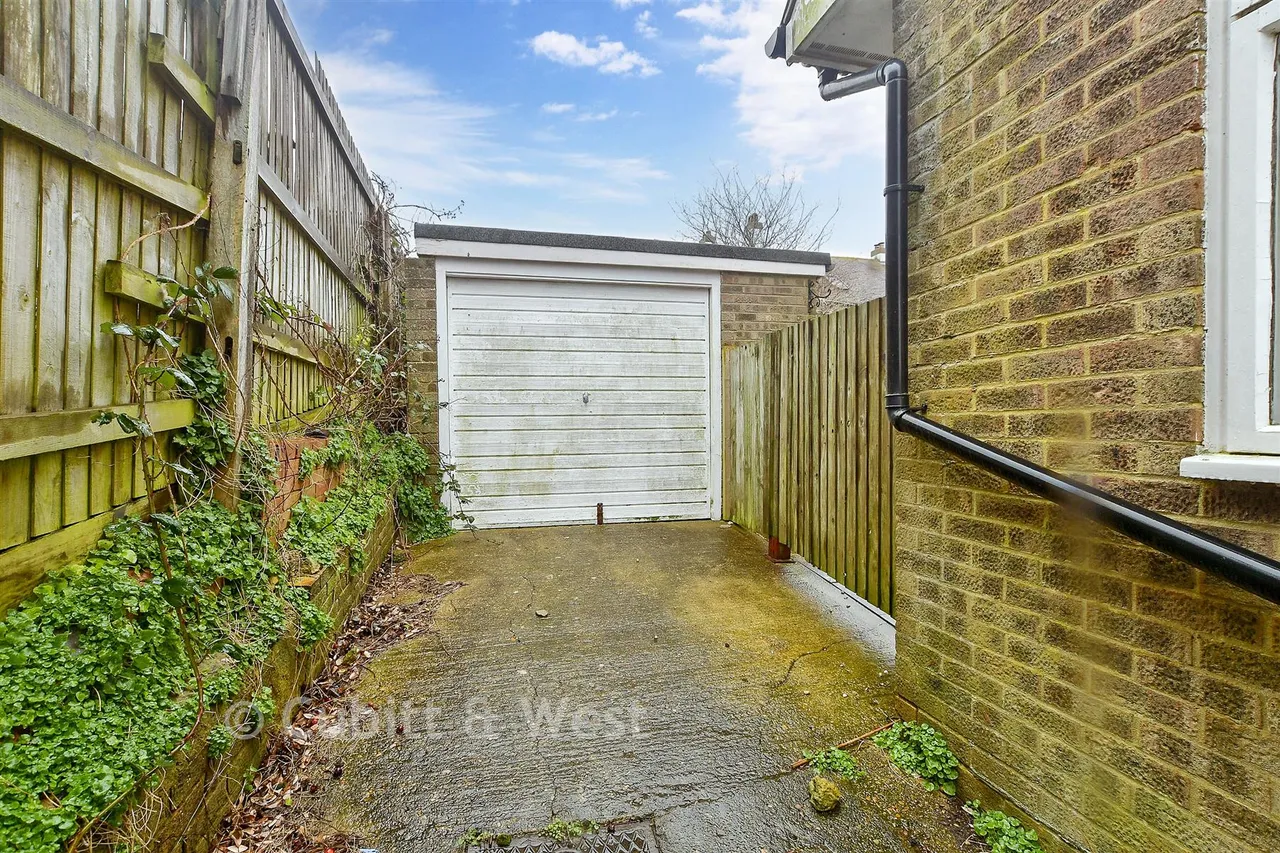 Sycamore Close, Woodingdean, BN2, photo 11