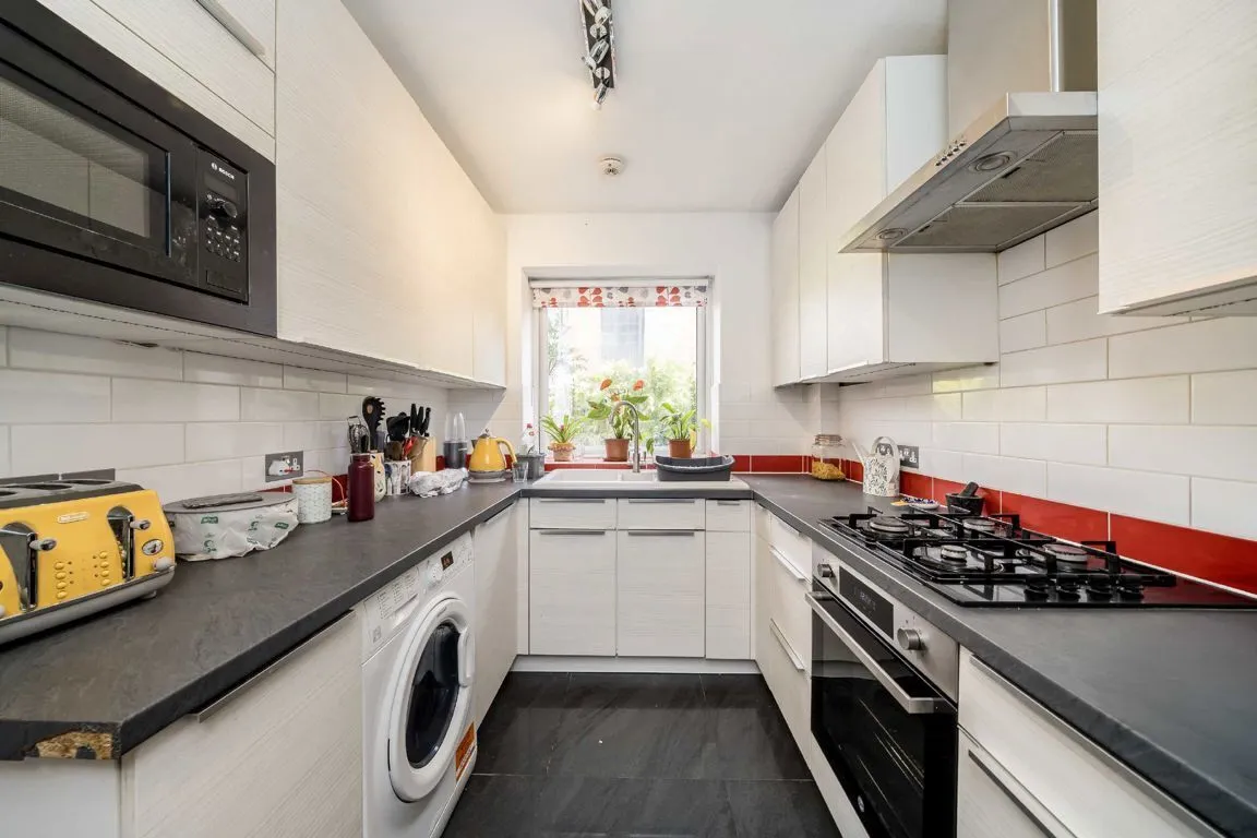 Waynflete Street, SW18, photo 3