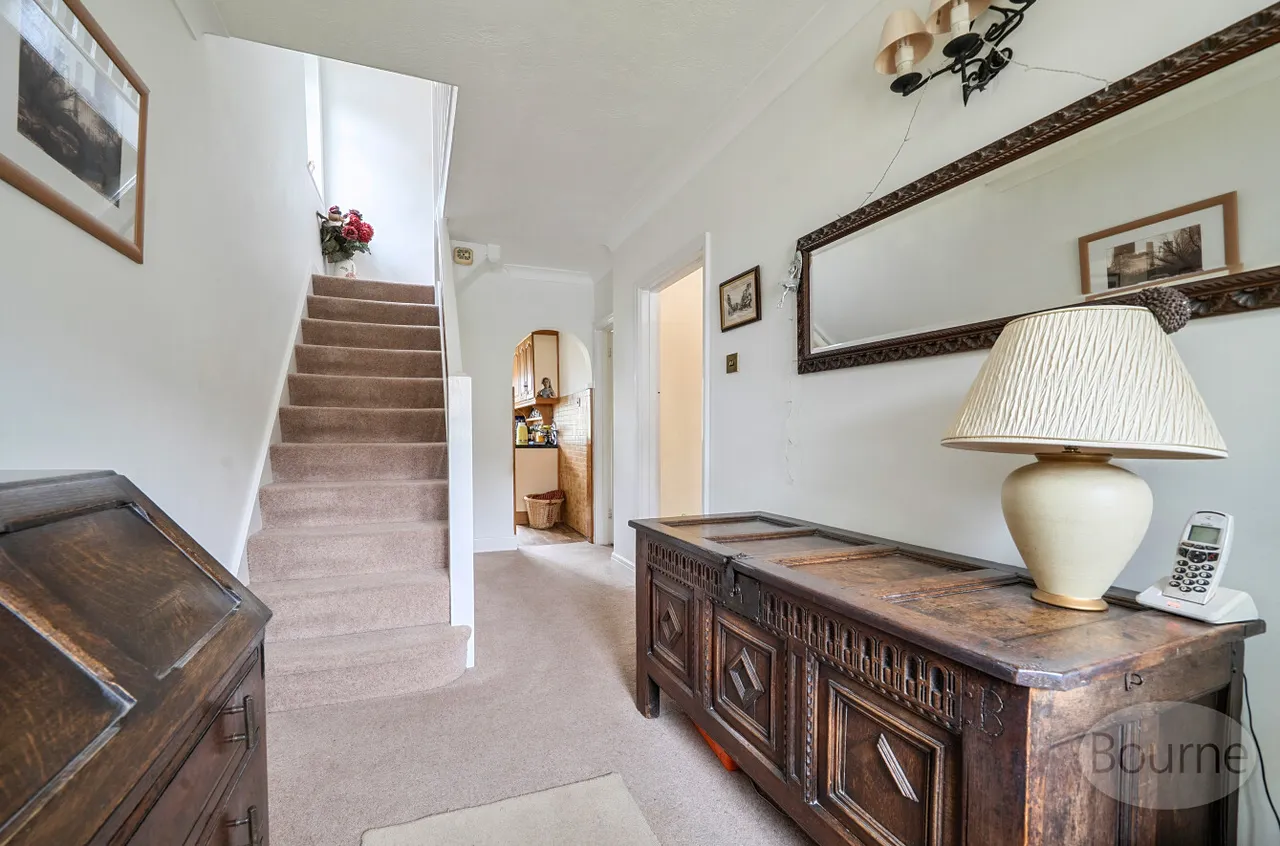 Worplesdon Road, Guildford, GU2, photo 8
