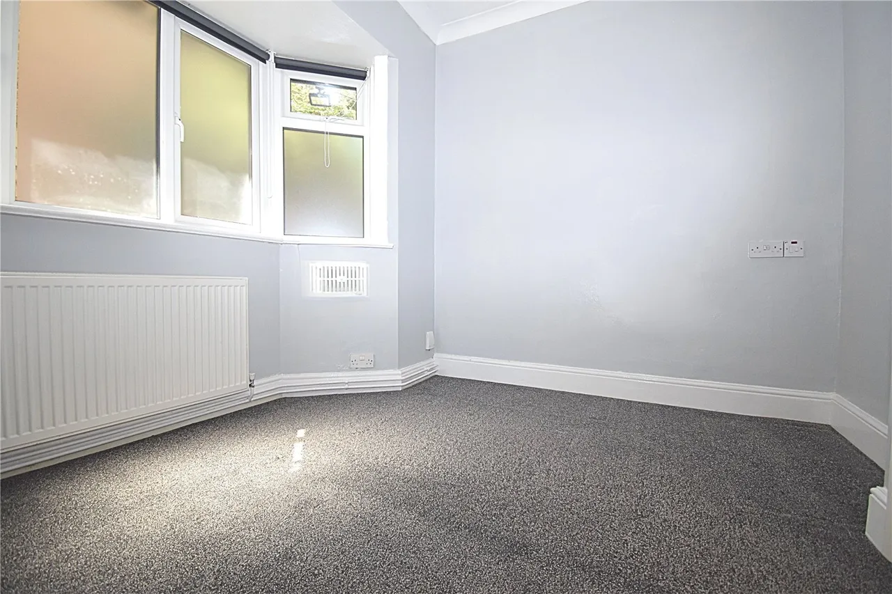 Ash Road, Aldershot, Hampshire, GU12 4EZ, photo 8