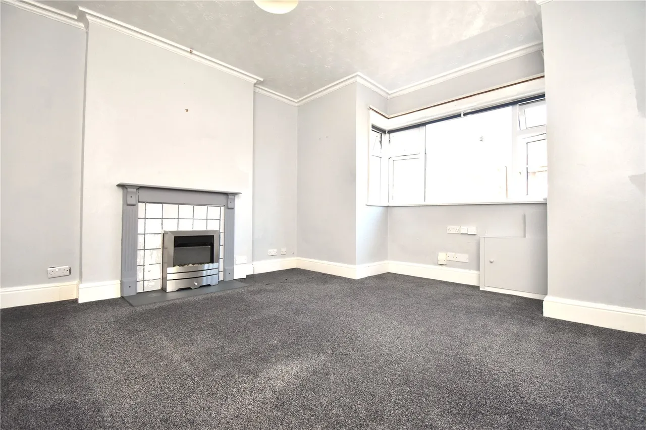Ash Road, Aldershot, Hampshire, GU12 4EZ, photo 9