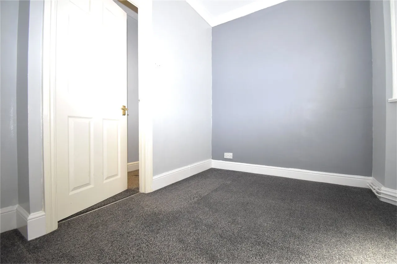 Ash Road, Aldershot, Hampshire, GU12 4EZ, photo 7