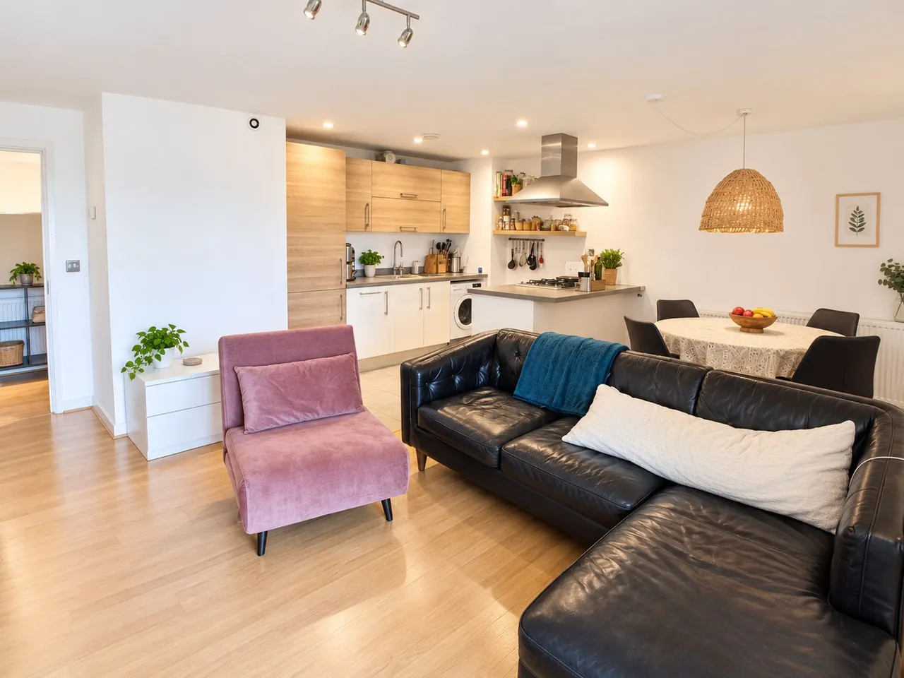 Mcfadden Court, London, 25 Buckingham Road, E10 5GS, photo 5