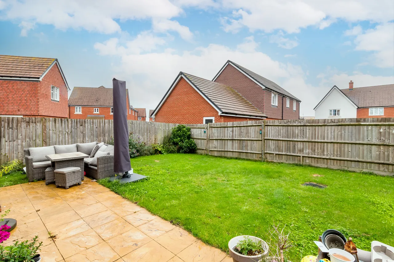 23 Narrowleaf Drive, Ringwood, Ringwood, BH24 3FR, photo 4