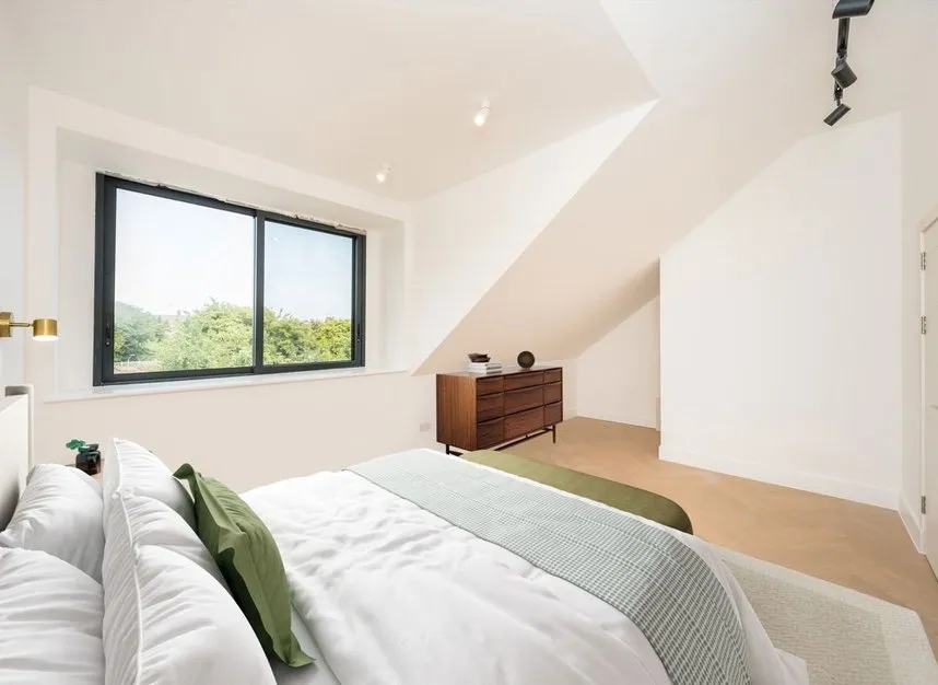 Pitt Crescent, Durnsford Court, SW19, photo 4