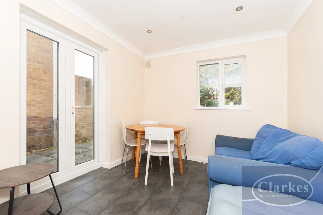 Talbot Drive, Wallisdown, photo 2