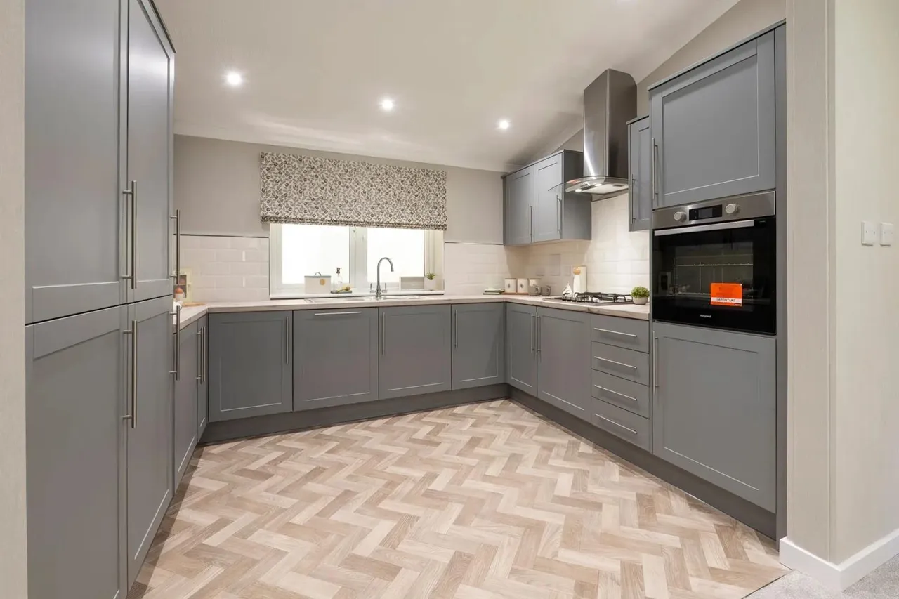 2 bed park home for sale, Henfold Lane, Dorking, RH5