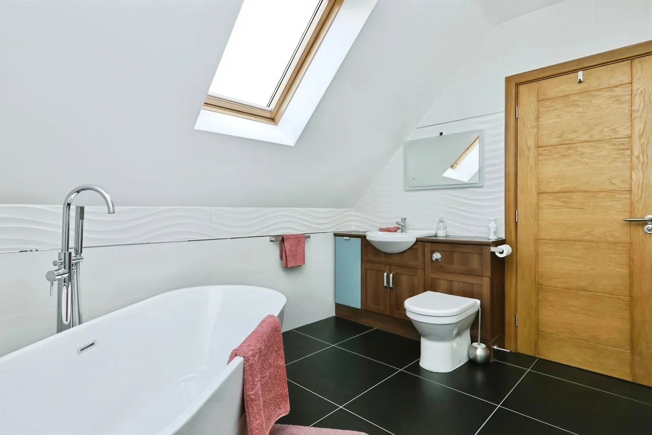 Cedric Road, Edenthorpe, DN3, photo 15