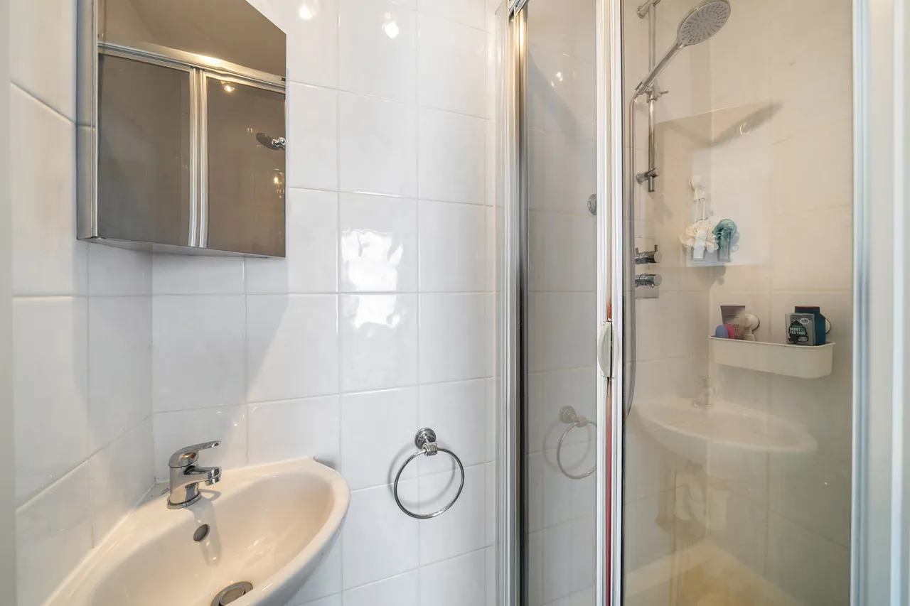 4 Guildown Avenue, London, photo 12