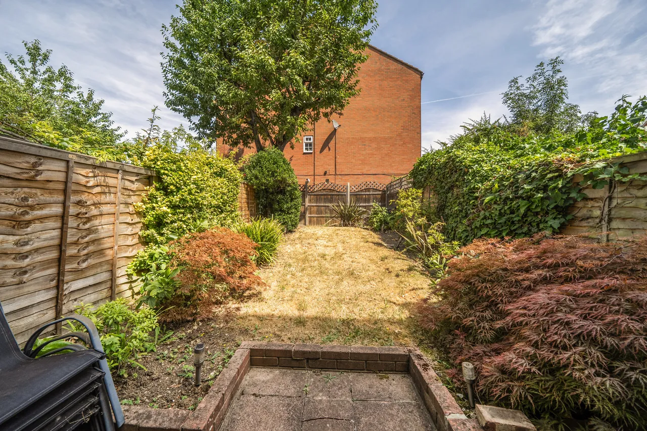 4 Guildown Avenue, London, photo 11