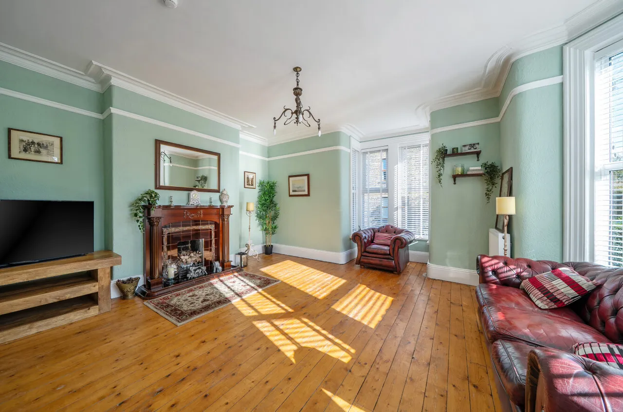 Cemetery Road, Pudsey, LS28, photo 2