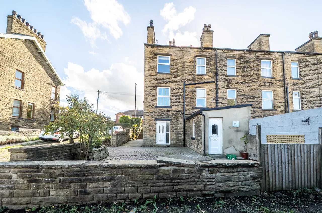 Cemetery Road, Pudsey, LS28, photo 26