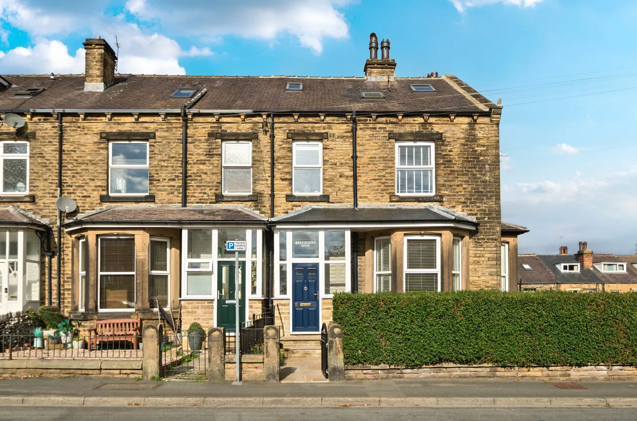 Cemetery Road, Pudsey, LS28, photo 19