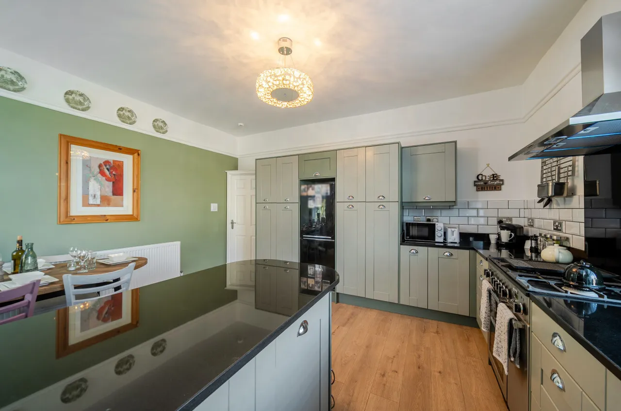 Cemetery Road, Pudsey, LS28, photo 20