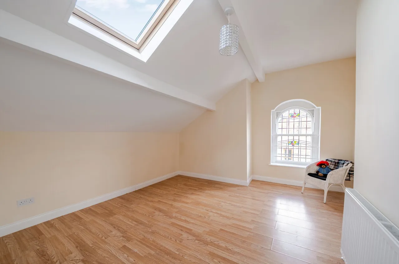 Cemetery Road, Pudsey, LS28, photo 9