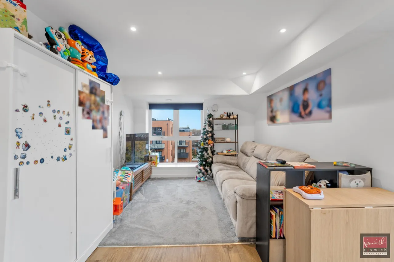 Bennett Court, Ashford, TW15, photo 15