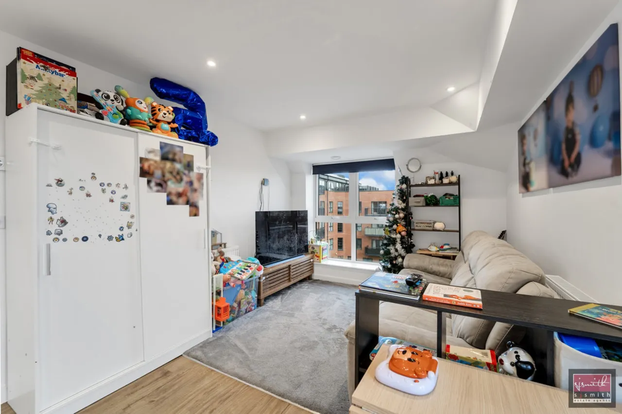 Bennett Court, Ashford, TW15, photo 13