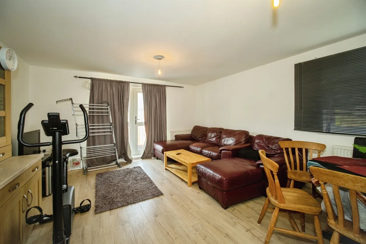 Park Prewett Road, Basingstoke, photo 2