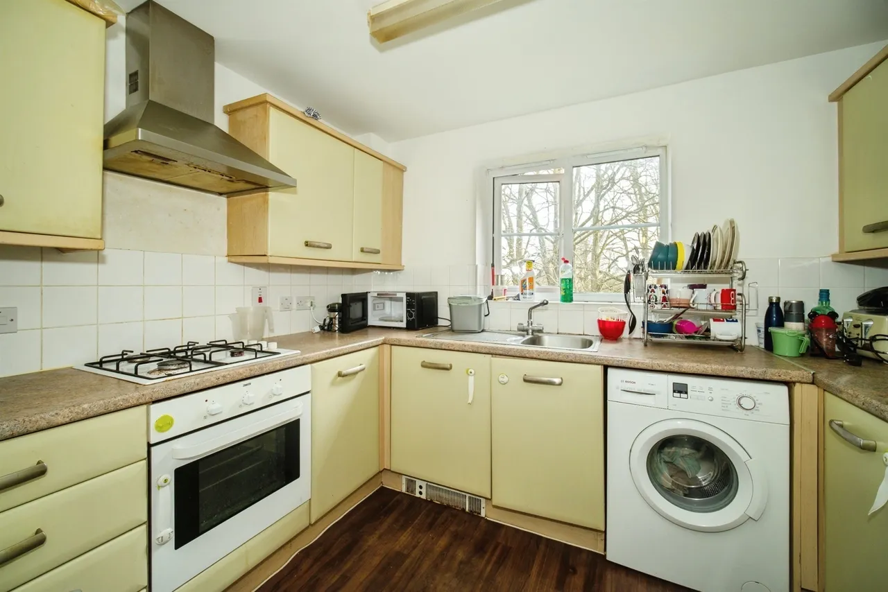 Park Prewett Road, Basingstoke, photo 4
