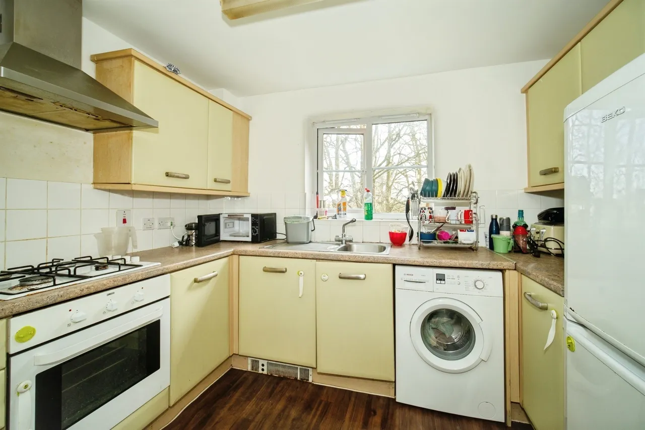 Park Prewett Road, Basingstoke, photo 7