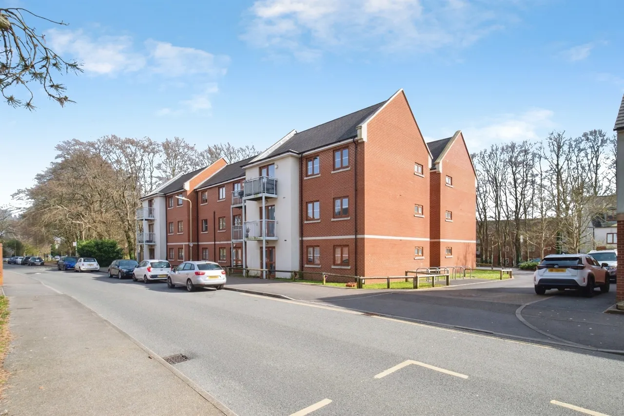 Park Prewett Road, Basingstoke, photo 10
