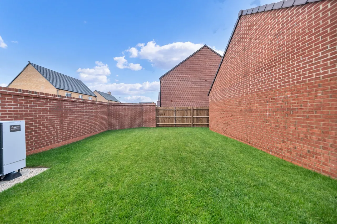 Plot 2A Maple Rise, Thorn Road, Dunstable, Houghton Regis, LU5 6JQ, photo 10
