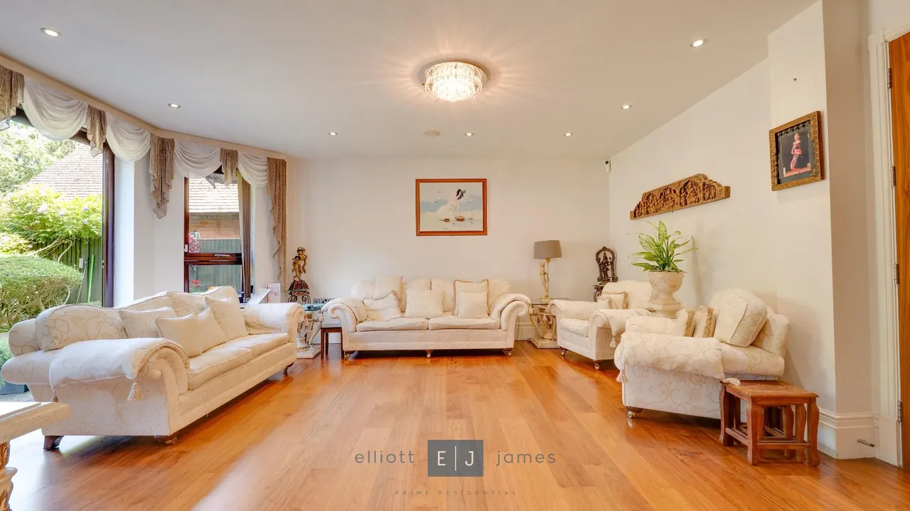Traps Hill, Loughton, photo 4