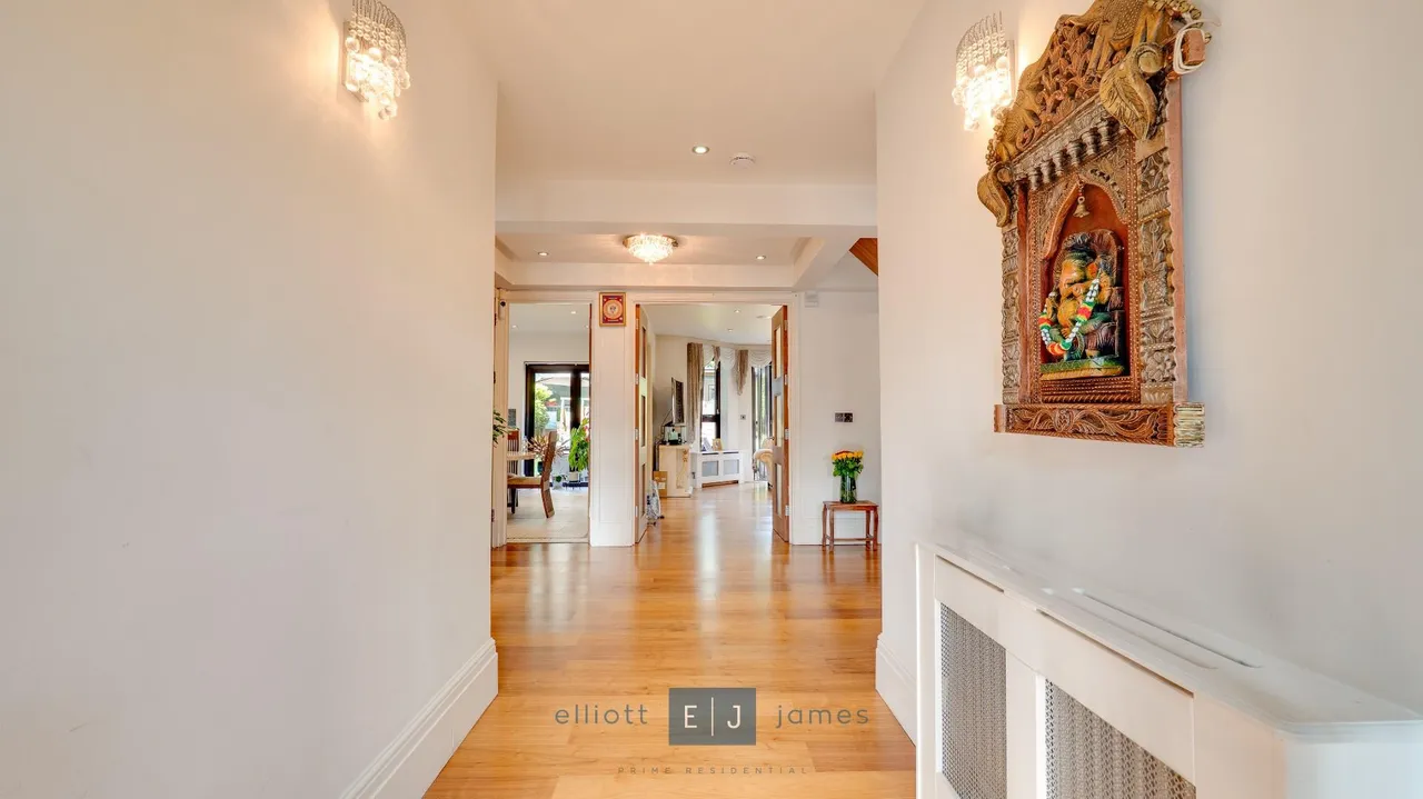 Traps Hill, Loughton, photo 5