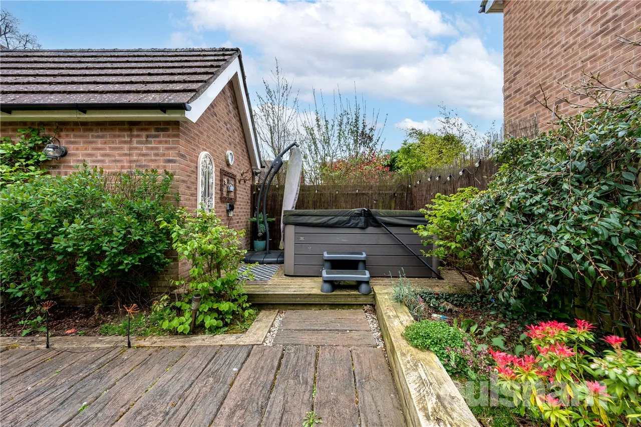 Chapel Rise, Rednal, Birmingham, West Midlands, B45 9SN, photo 17