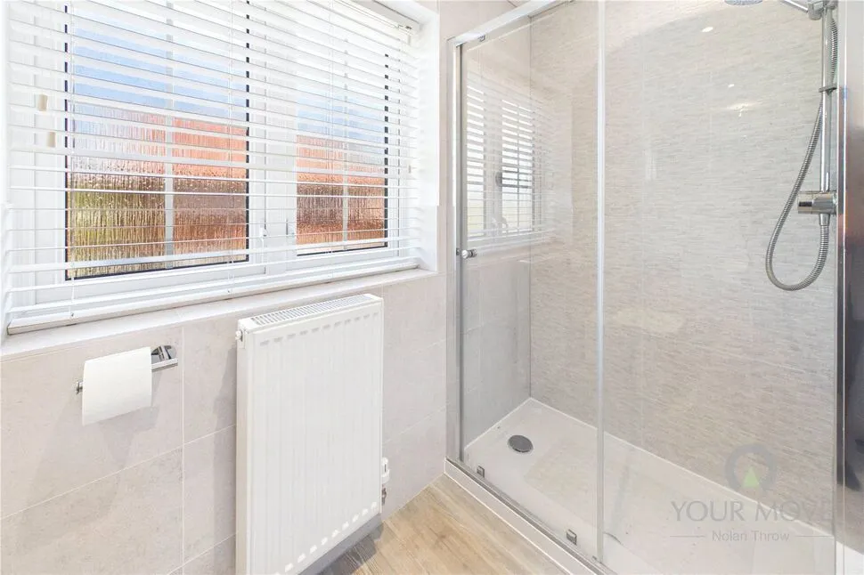 Periwinkle Gardens, Desborough, NN14, photo 15