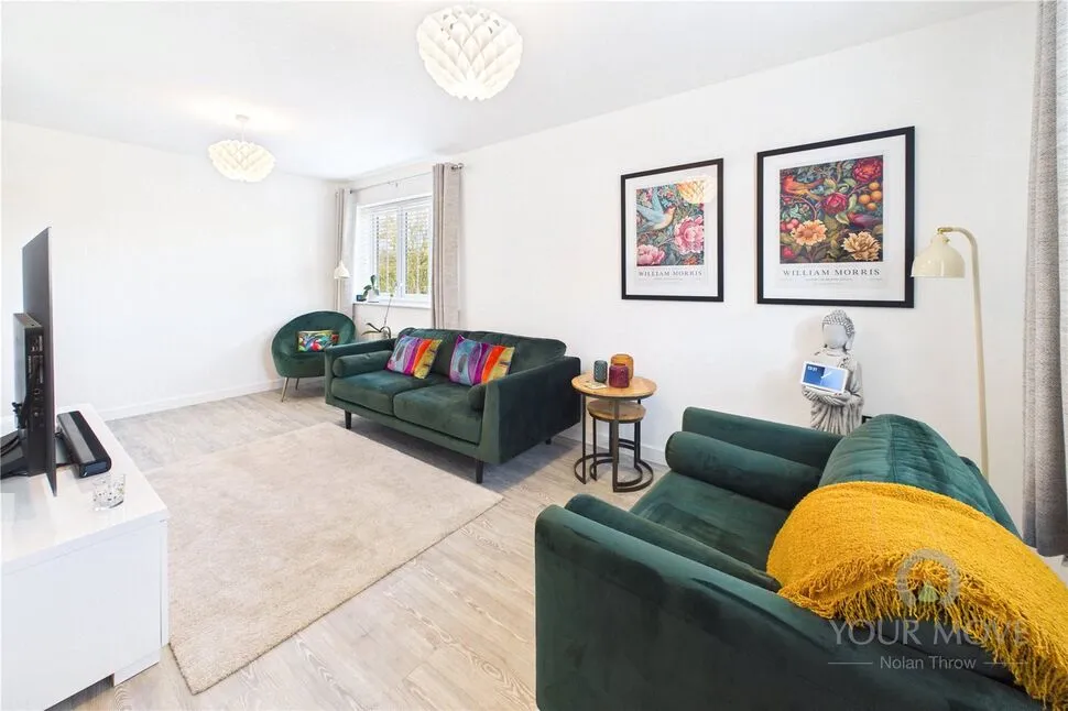 Periwinkle Gardens, Desborough, NN14, photo 6