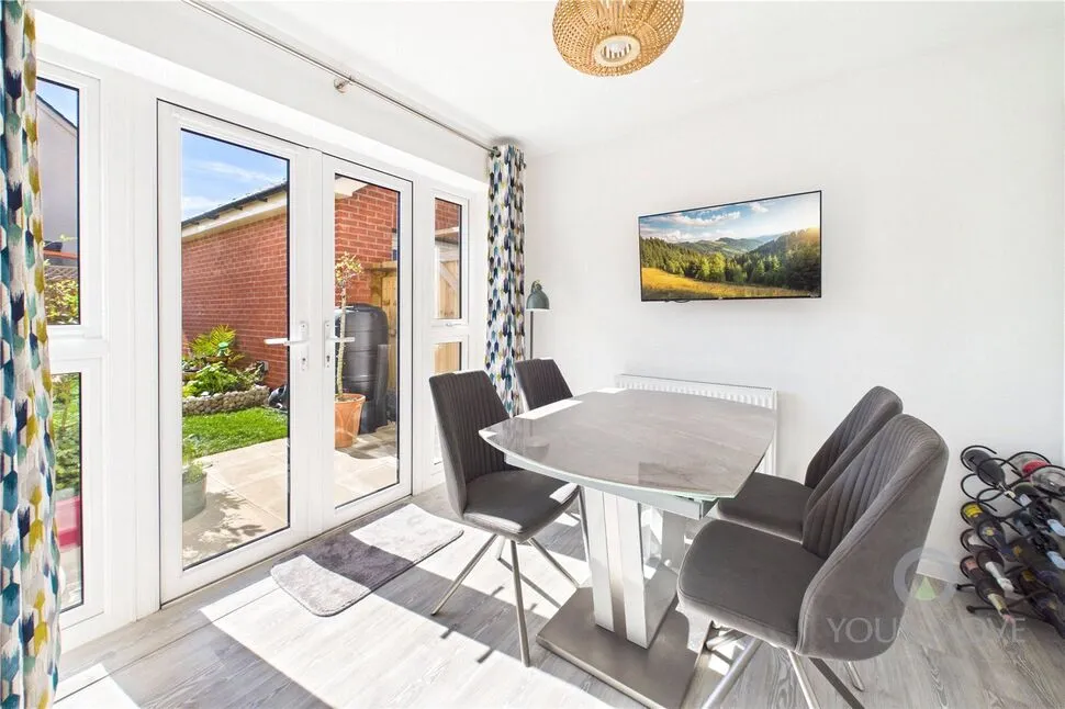 Periwinkle Gardens, Desborough, NN14, photo 10