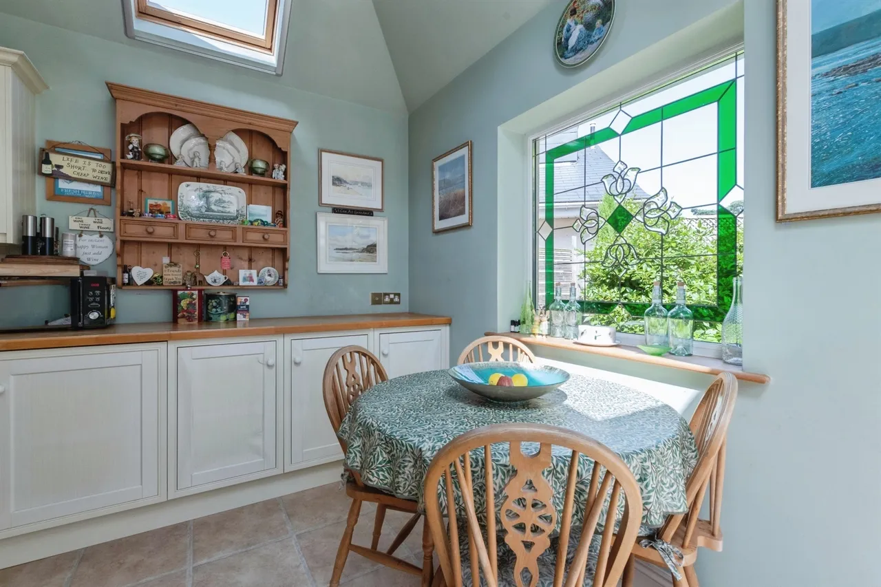 Cresta Gardens, West Parley, Ferndown, photo 5