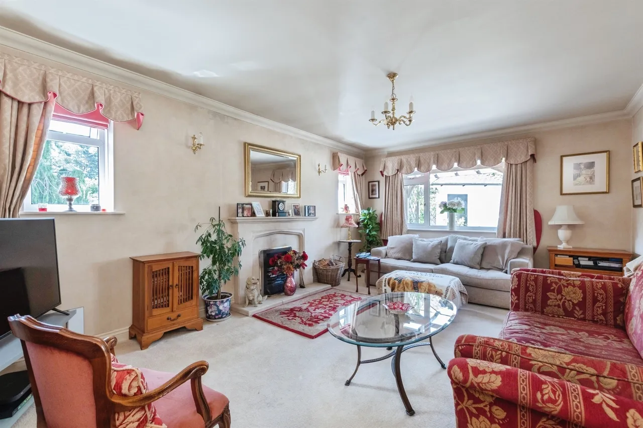 Cresta Gardens, West Parley, Ferndown, photo 6