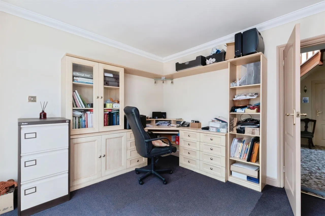 Cresta Gardens, West Parley, Ferndown, photo 10