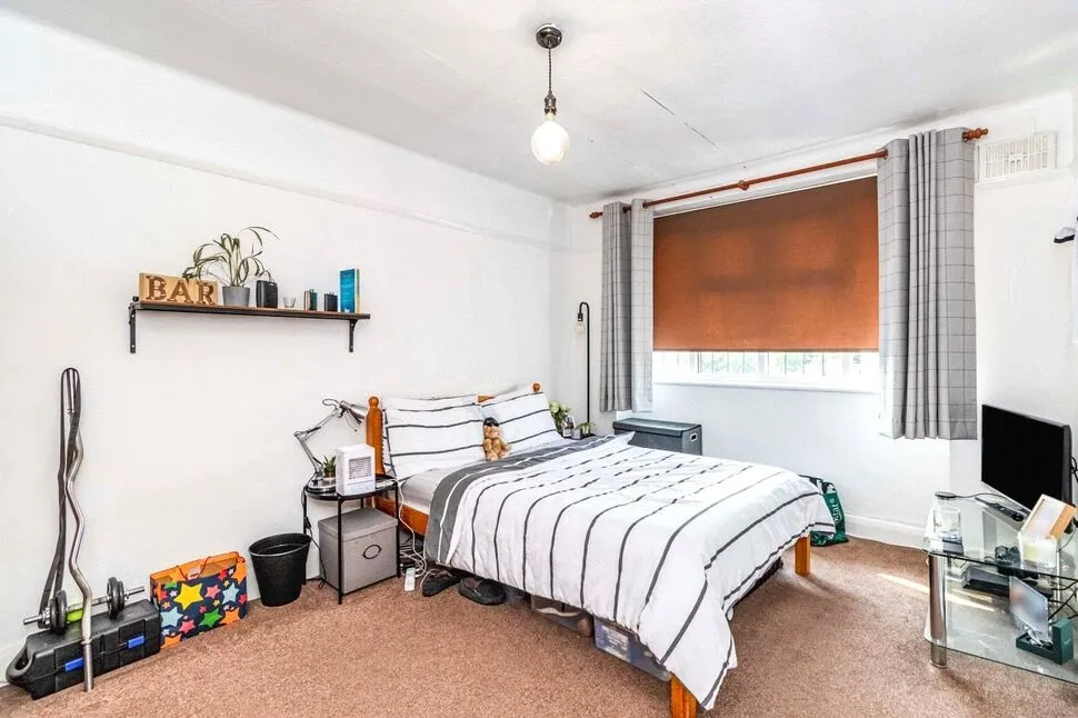 St. Marks Hill, Surbiton, KT6, photo 5