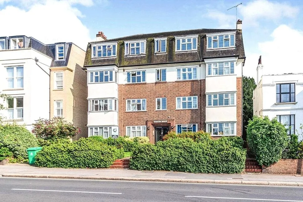 3 bed flat for sale, St. Marks Hill, Surbiton, KT6