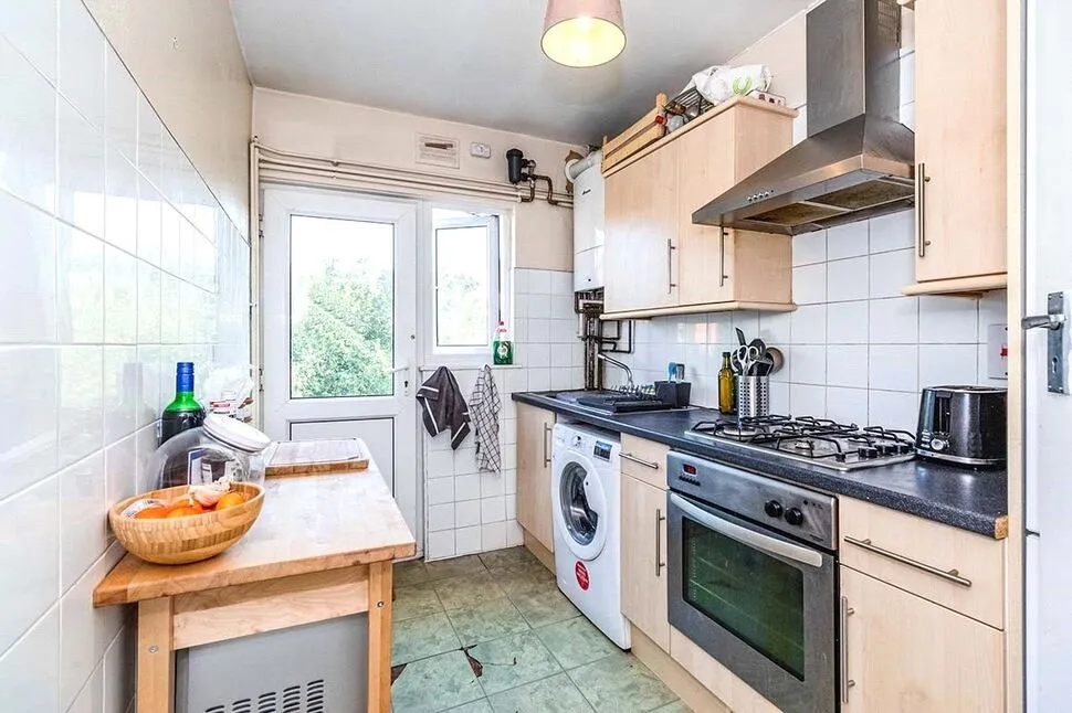 St. Marks Hill, Surbiton, KT6, photo 2