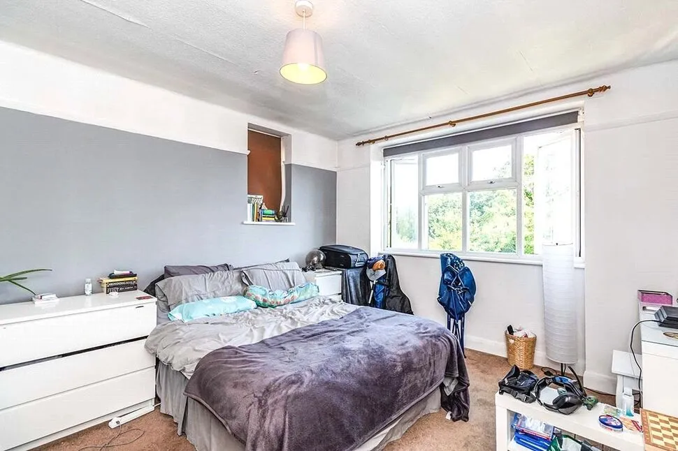 St. Marks Hill, Surbiton, KT6, photo 3