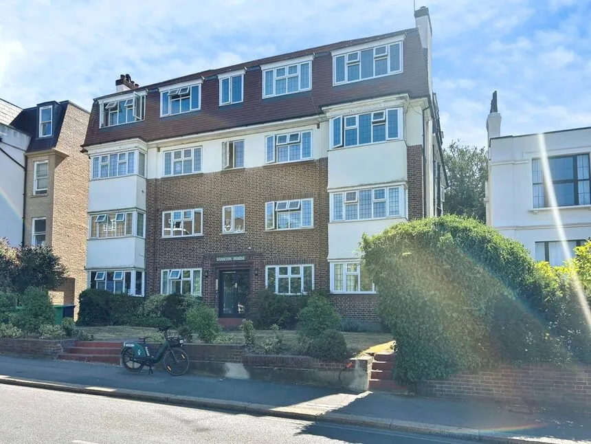 St. Marks Hill, Surbiton, KT6, photo 8