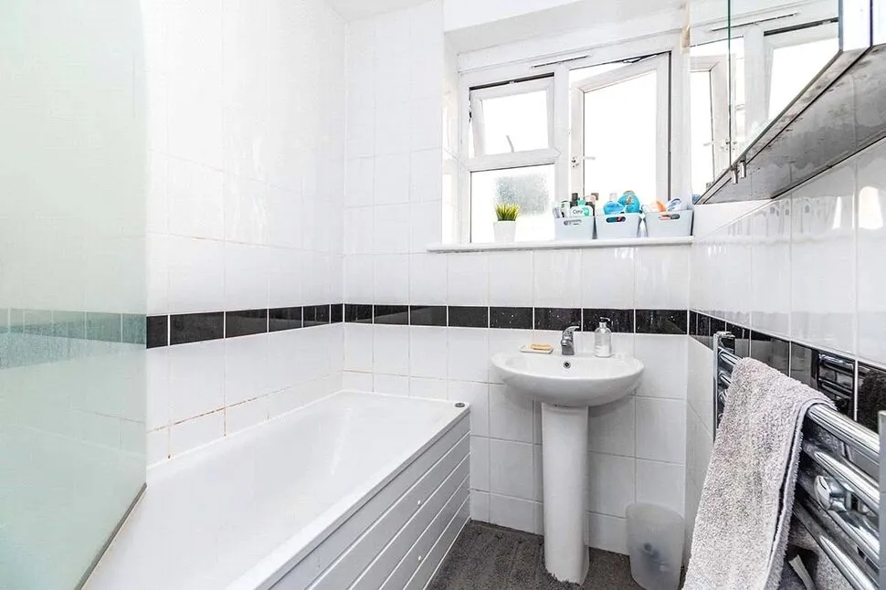 St. Marks Hill, Surbiton, KT6, photo 6