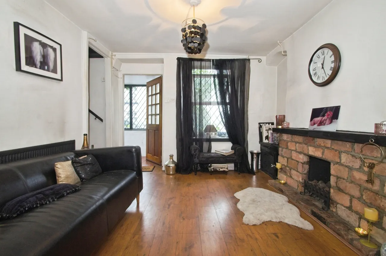 Queen Street, Cardiff, CF15, photo 3