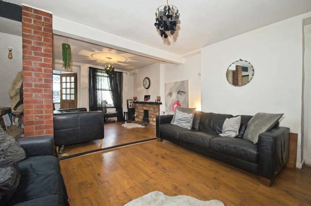 Queen Street, Cardiff, CF15, photo 2