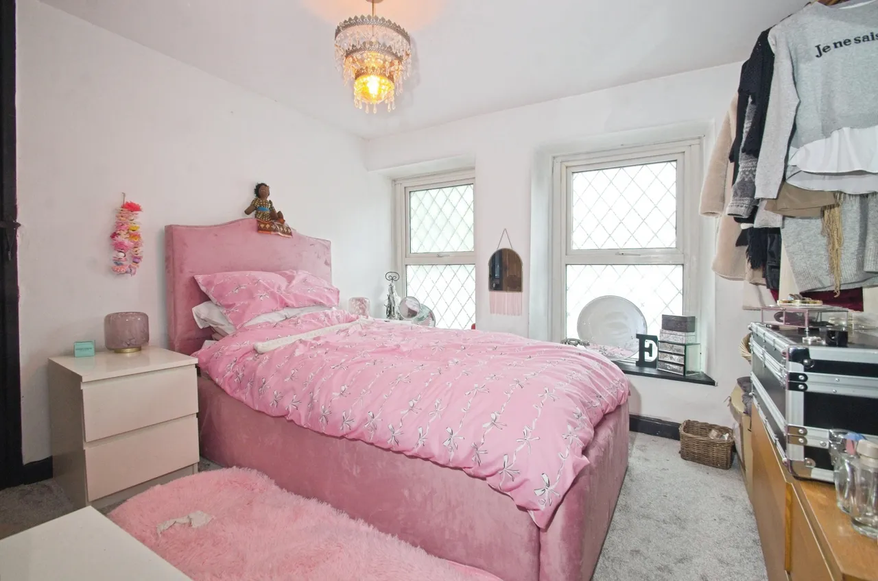 Queen Street, Cardiff, CF15, photo 10
