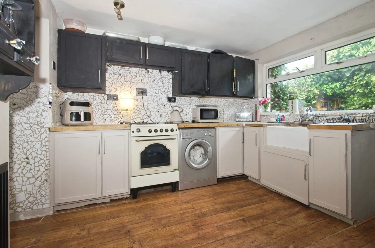 Queen Street, Cardiff, CF15, photo 6