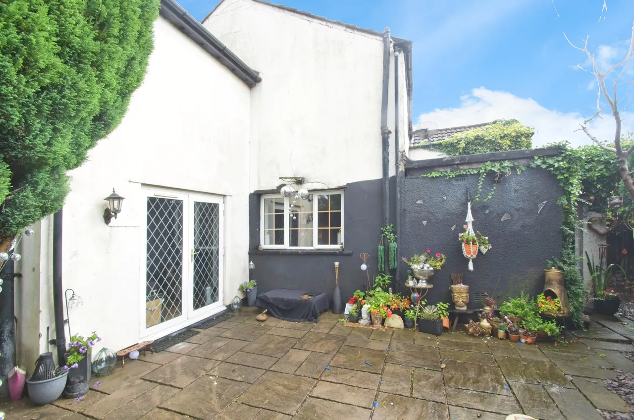 Queen Street, Cardiff, CF15, photo 13