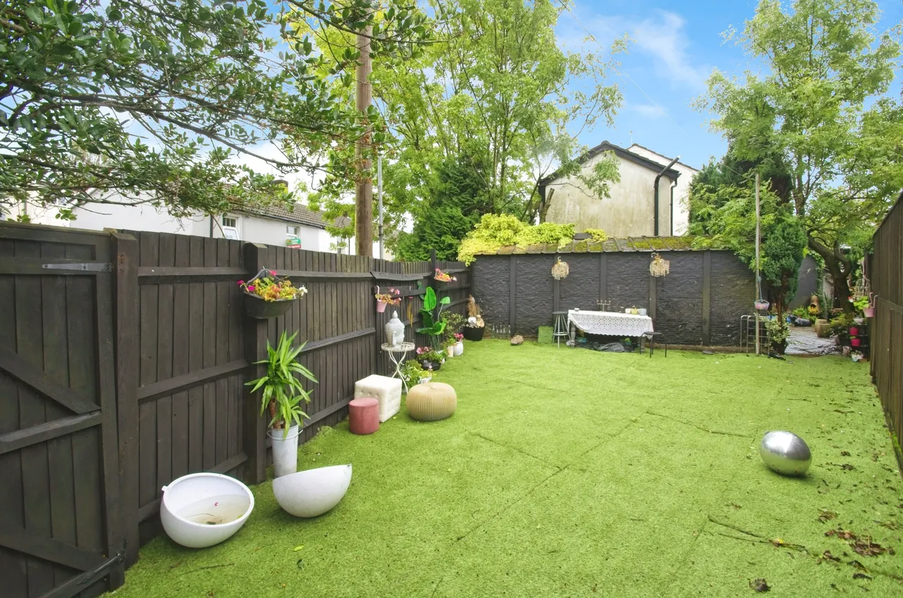 Queen Street, Cardiff, CF15, photo 12