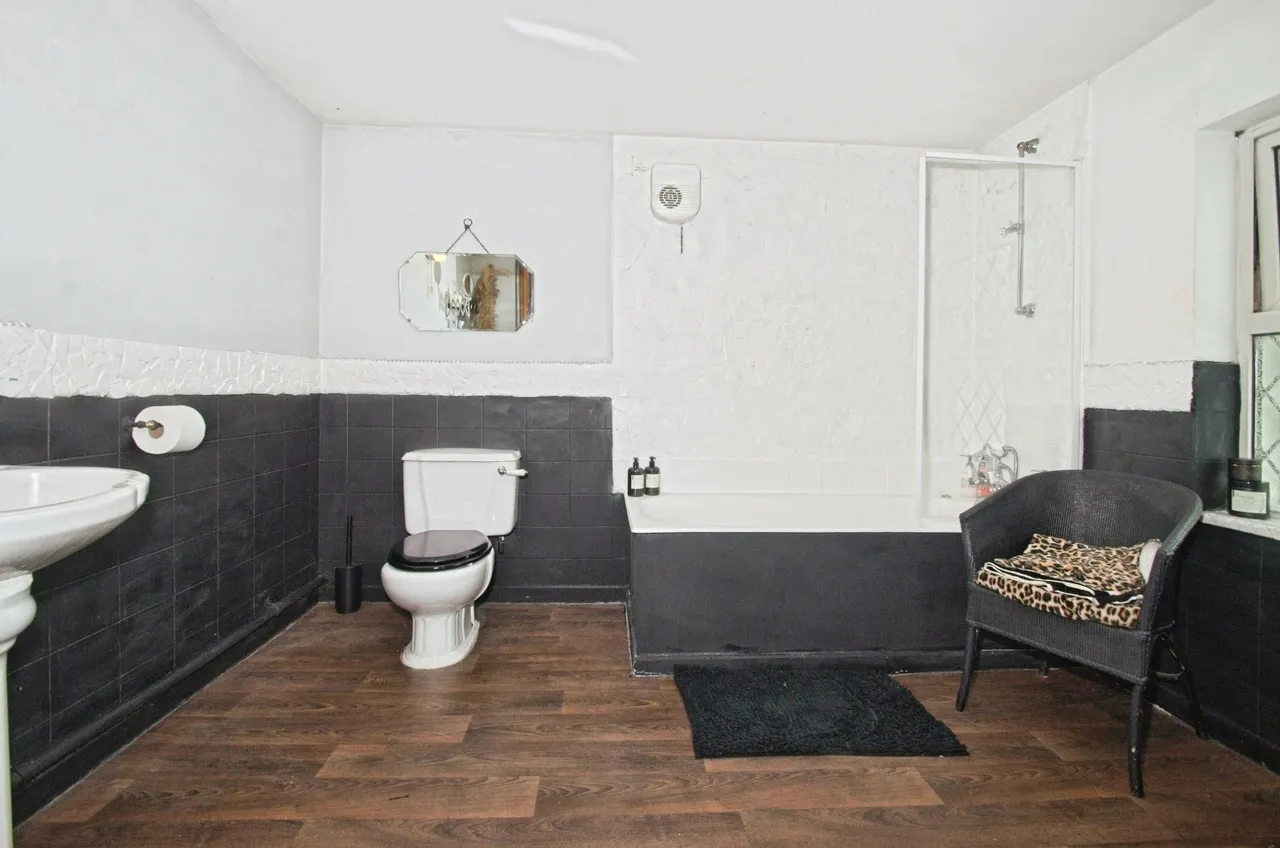 Queen Street, Cardiff, CF15, photo 11