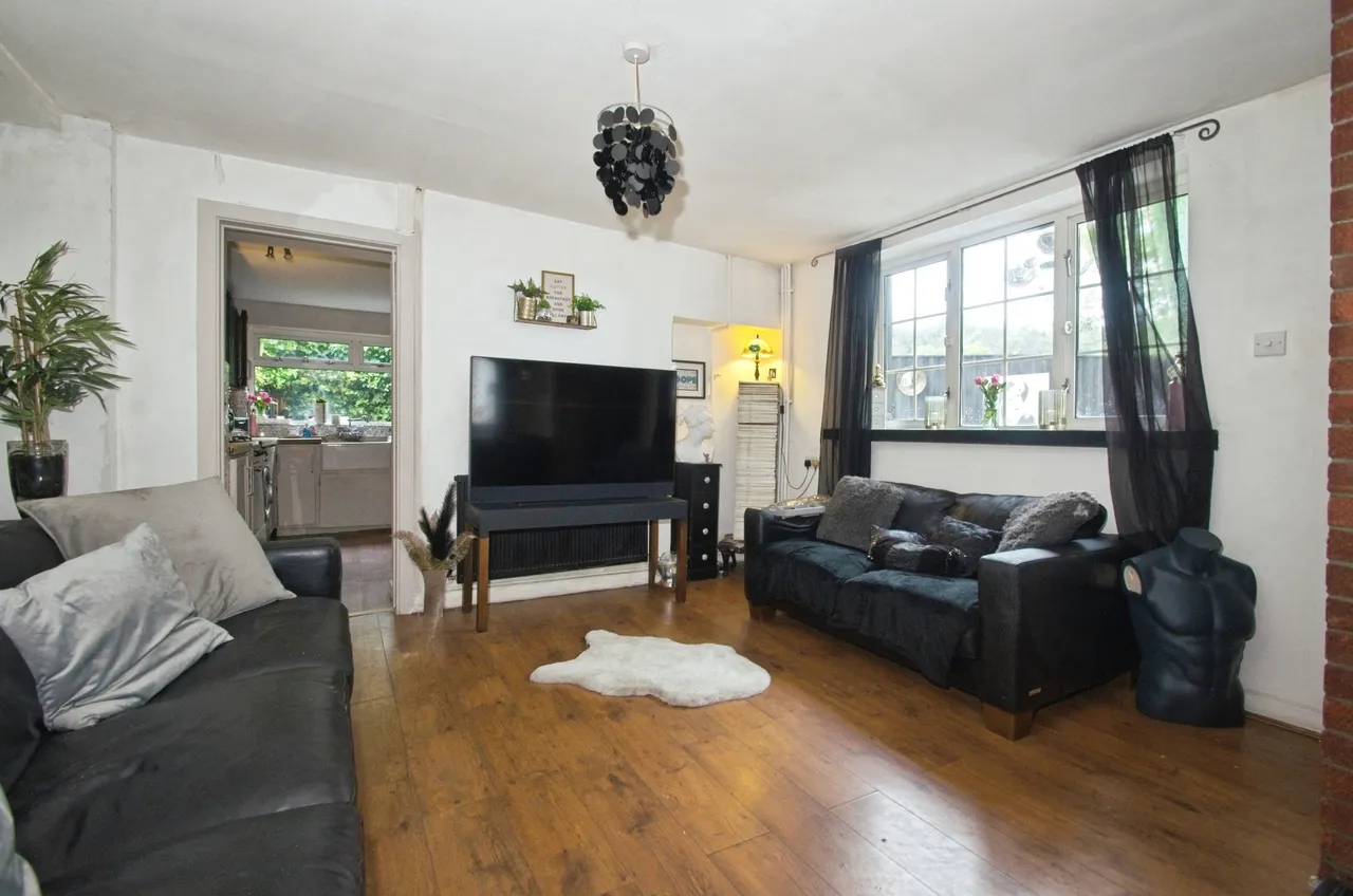 Queen Street, Cardiff, CF15, photo 5